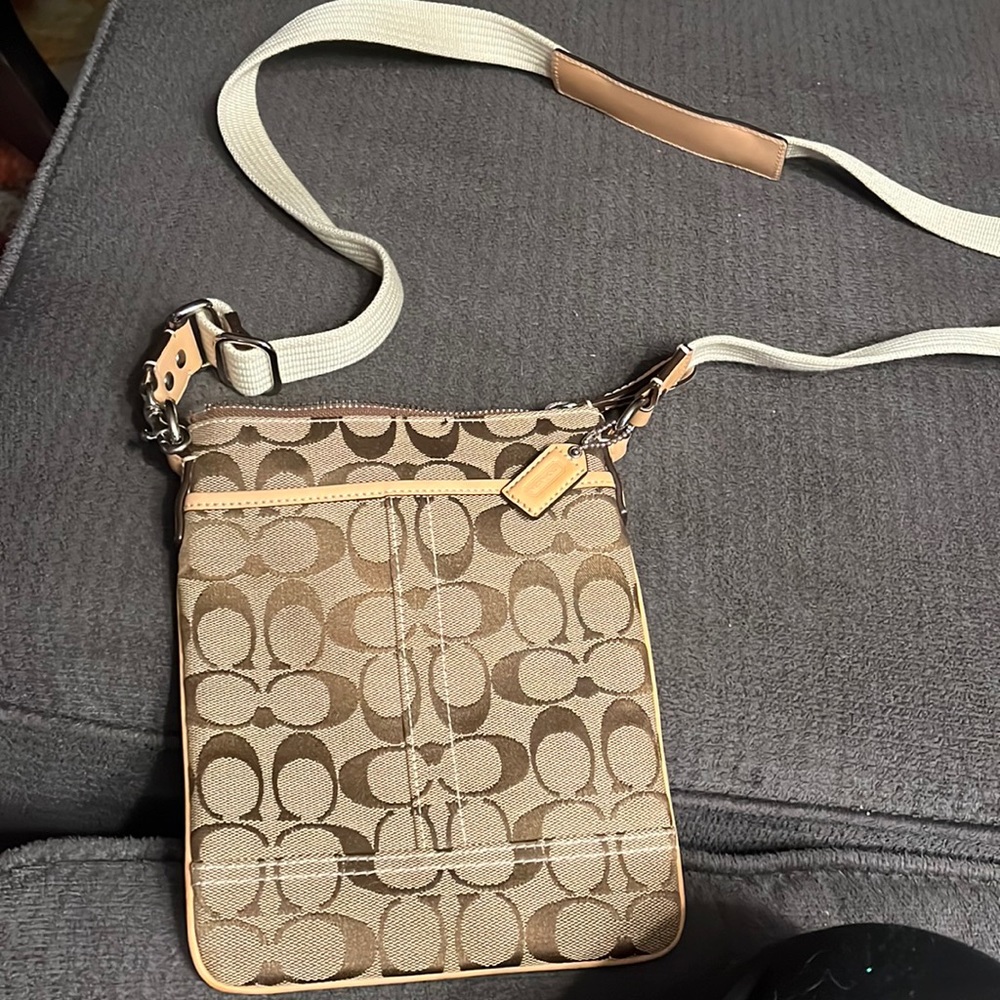 Coach Signature Hampton swingpack crossbody purse